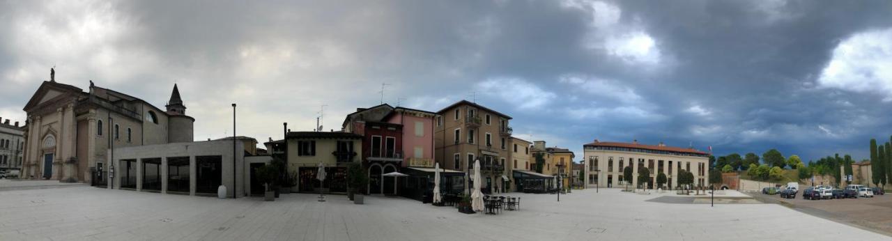 Casa Porto Vecchio Hotel Peschiera del Garda Eksteriør billede